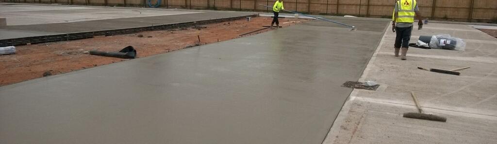 Pavement with durus easyfinish concrete reinforcement